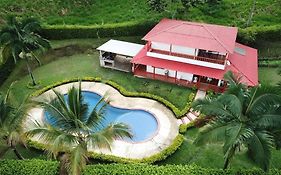 Casa Campestre Privada El Reposo con piscina y WIFI